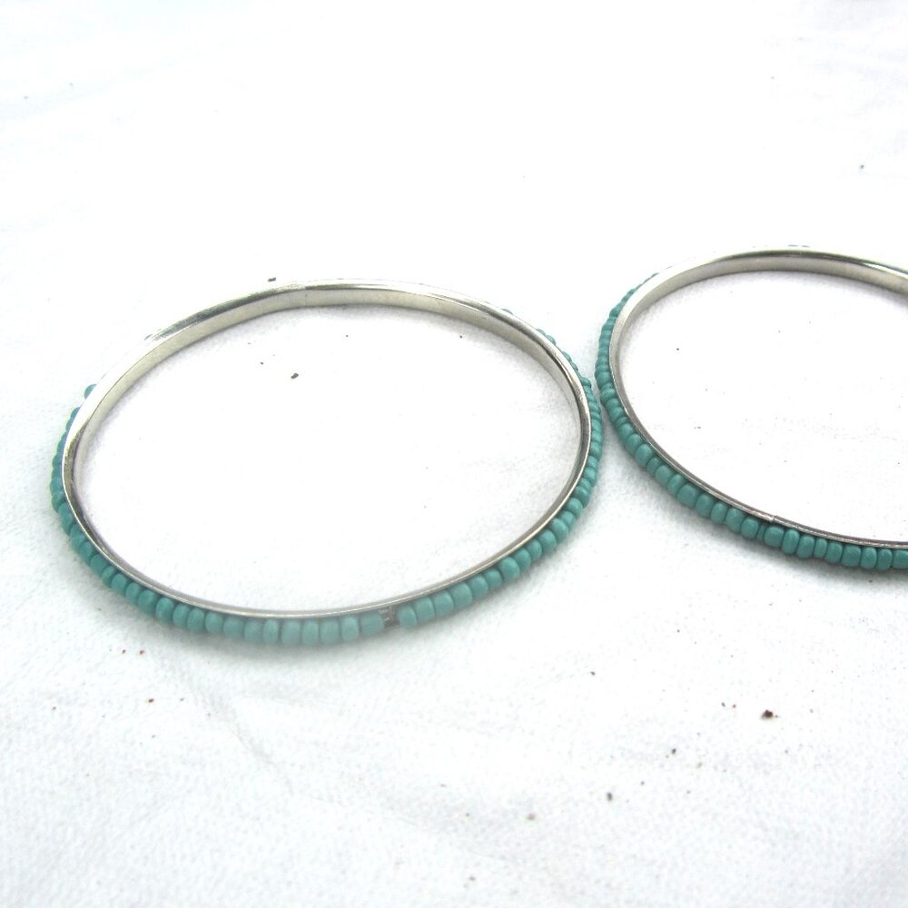 VTG SILVERTONE BANGLE BRACELETS W/TURQUOISE BEADS SET OF 2